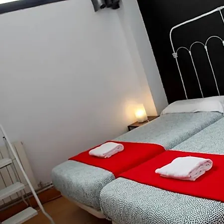 Akelarre Hostel *