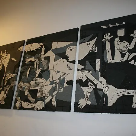 Akelarre Hostel *
