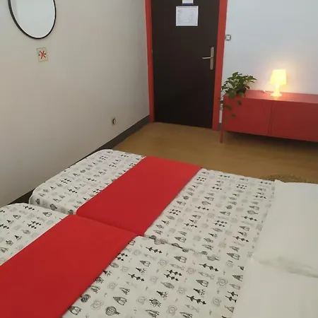 Akelarre Hostel *