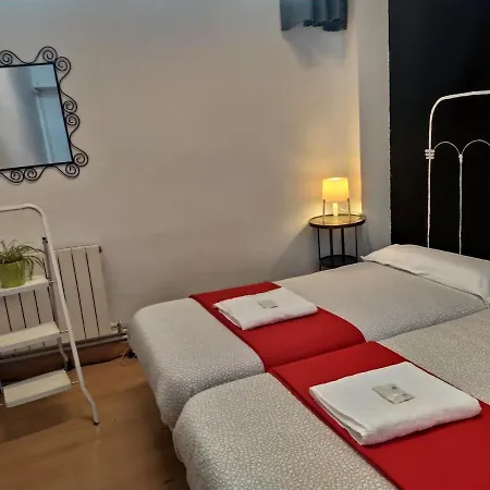 Akelarre Hostel *